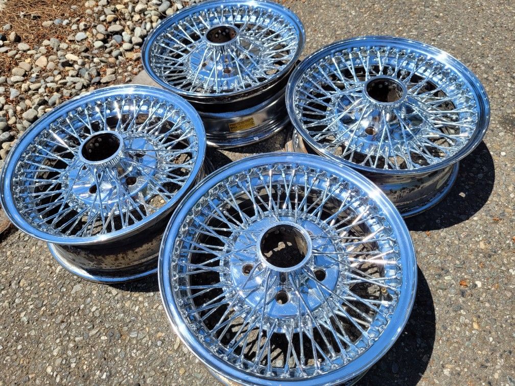Cadillac Wire Wheels/ Rims 5x5 Lug Bolt Pattern Chrome