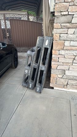 Plastic pallets