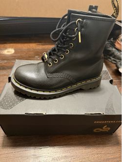 Dr Martens Boots size US 5