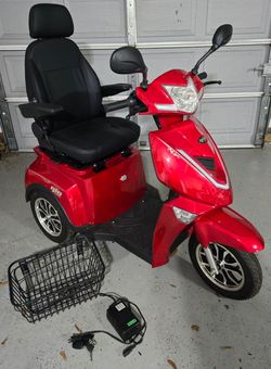 BRAND NEW GIO TITAN SCOOTER