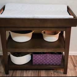 Novagratz Harper Crib and Changing Table 