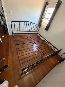 King size Black Metal Bed Frame with Headboard