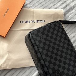 LV crossbag authentic