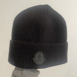 Black Moncler beanie 