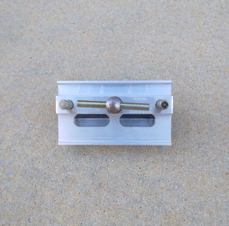 Dowl-It Self Centering Dowling Jig