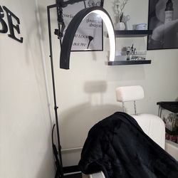 Half moon lash lamp