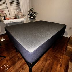 Moving… selling Like New Queen Brooklyn Bedding Mattress 