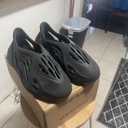 Adidas Yeezy Foam Runner