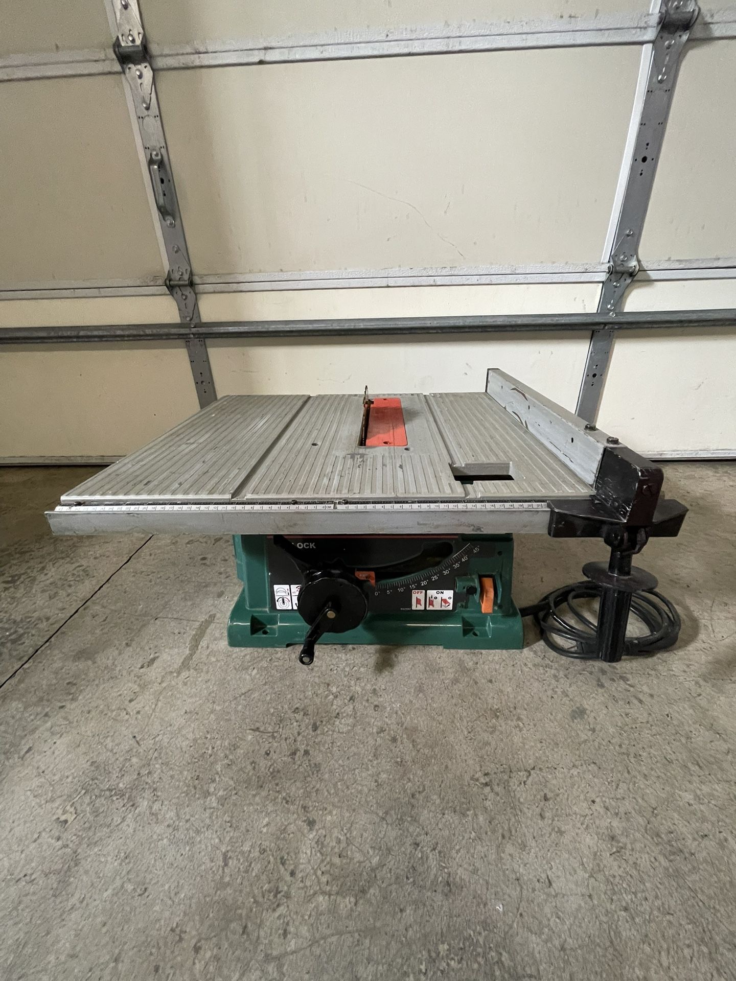 Makita Table Saw 10”