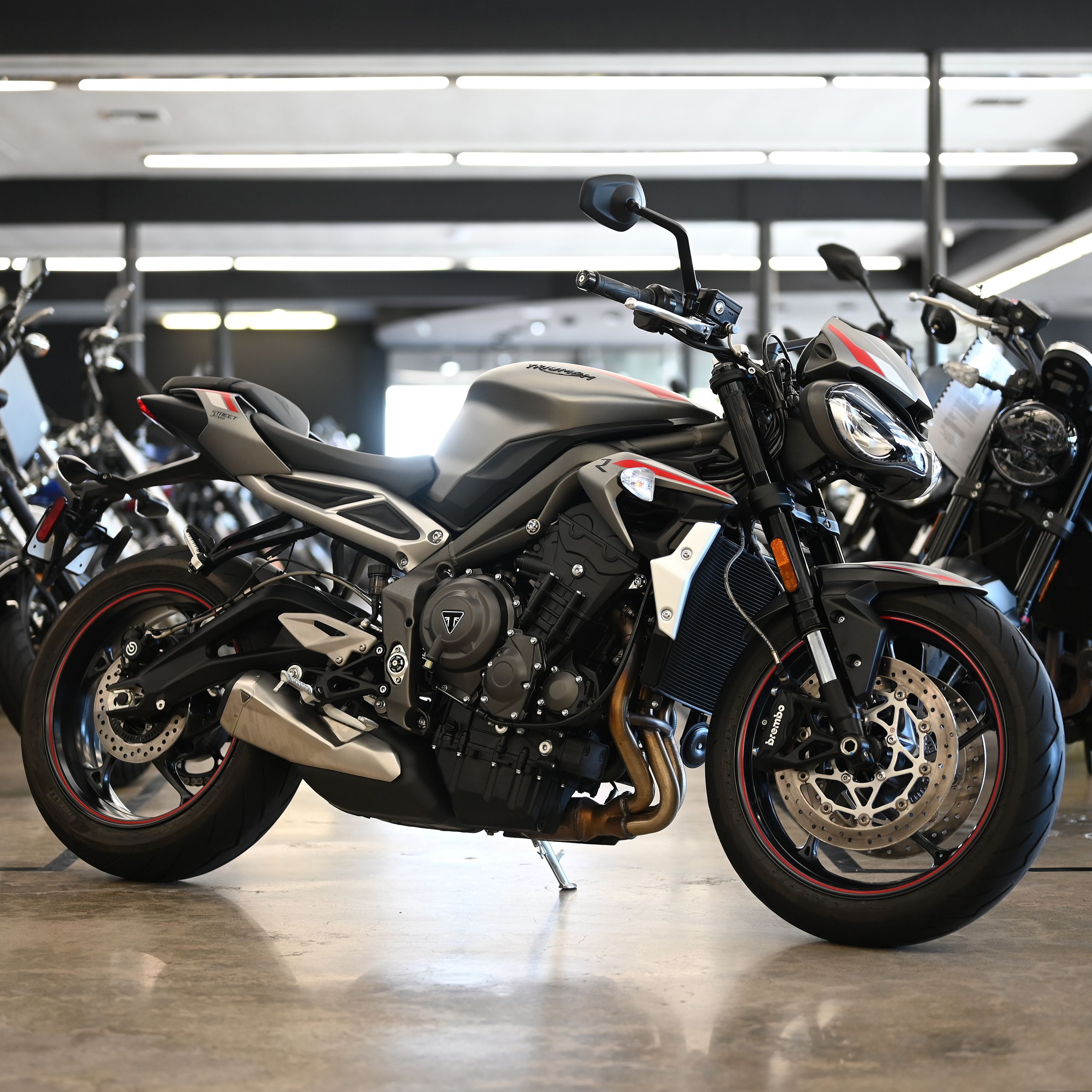 2022 TRIUMPH STREET TRIPLE R LOW