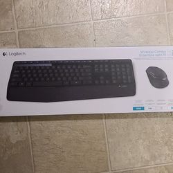 Logitech Wireless Combo Keyboard & Mouse MK345