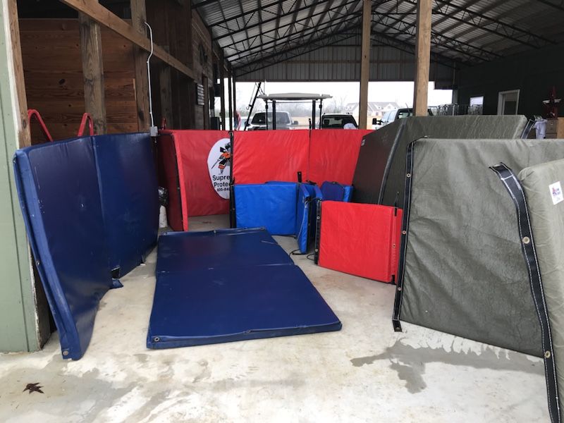 Roping pen box pads