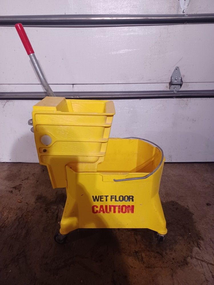Mop Bucket and Wringer, 5 Gallon, Continental 