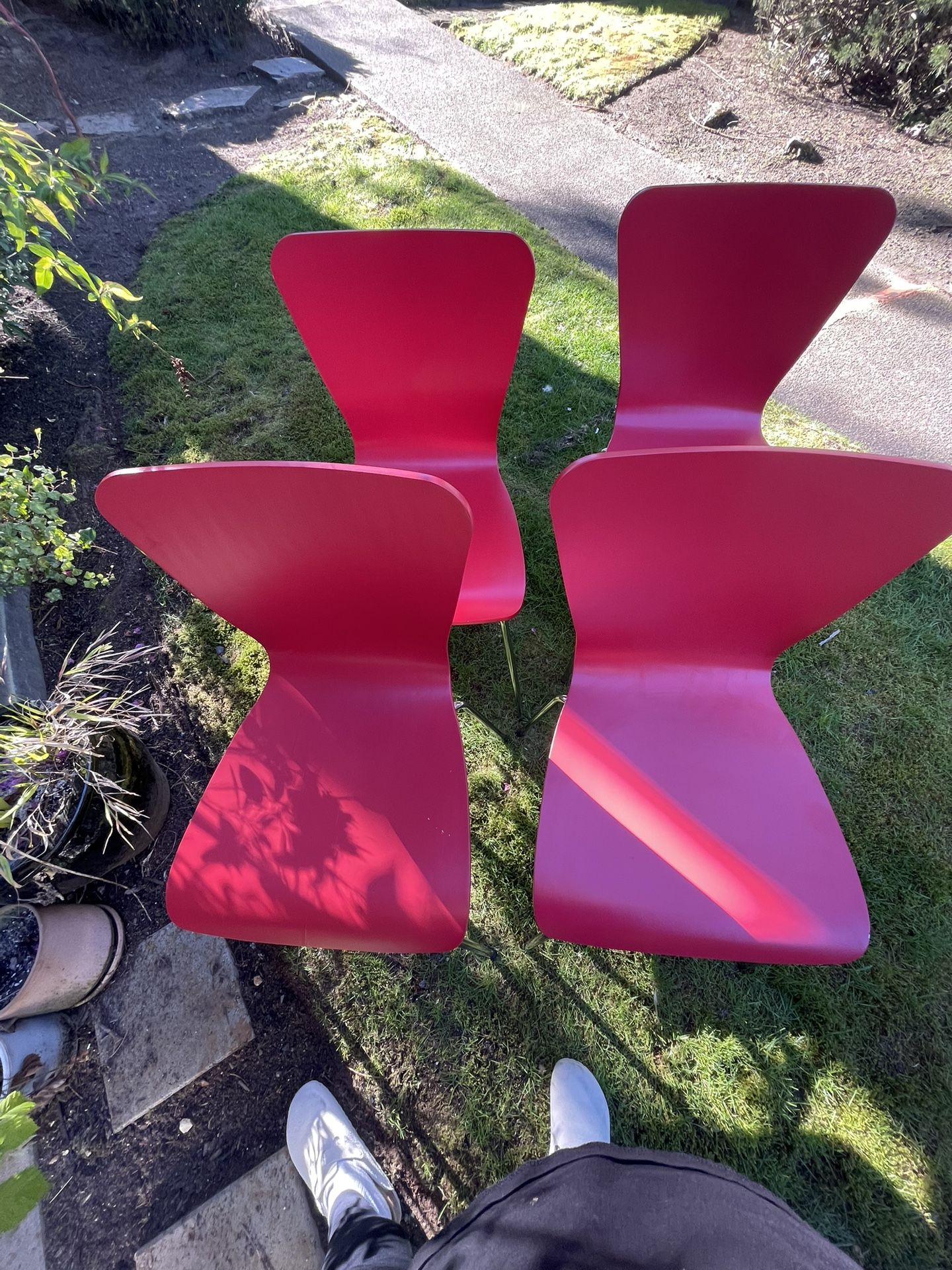 Set Of 4 Red Bentwood Cafe Style Chairs Stackable