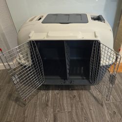 New 34 Inch Enclosed Travel Kennel With Wheels 
