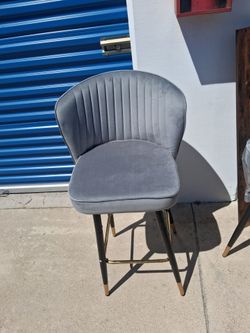 2 accent chairs