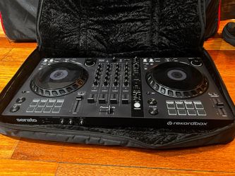 Pioneer DJ DDJ-FLX4 DJ Controller