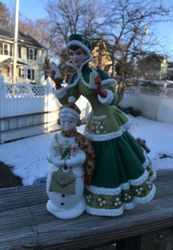 Mrs.Albee 2003 AVON figurine