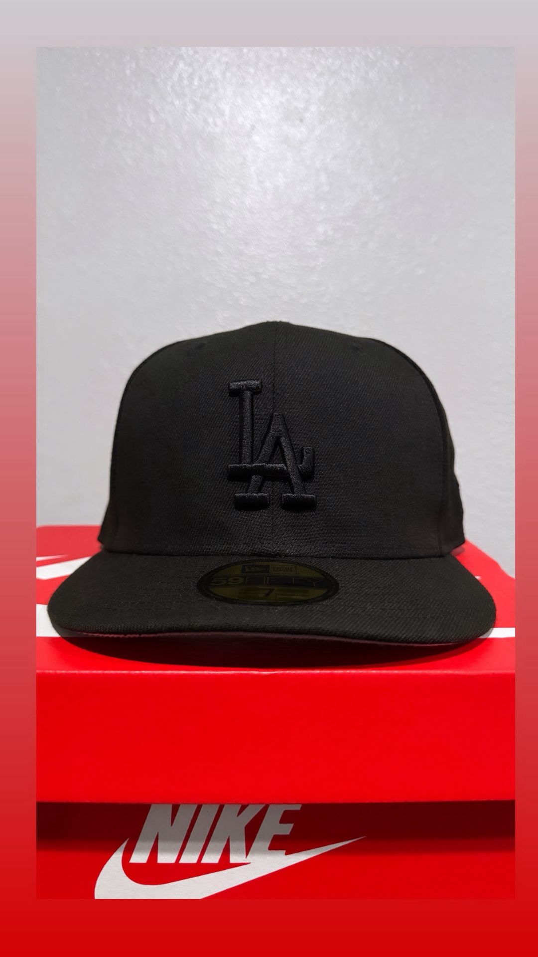 ALL BLACK LA HAT 
