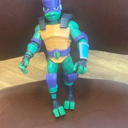 TMNT Rise of The Teenage Mutant Ninja Turtles – Giant Donatello Action Figure