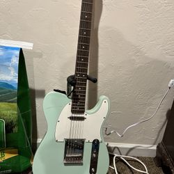 Squier Affinity Telecaster - SURF GREEN