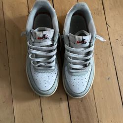 Air Force 1 NIKE Grey Size 7.5 Kids (real)