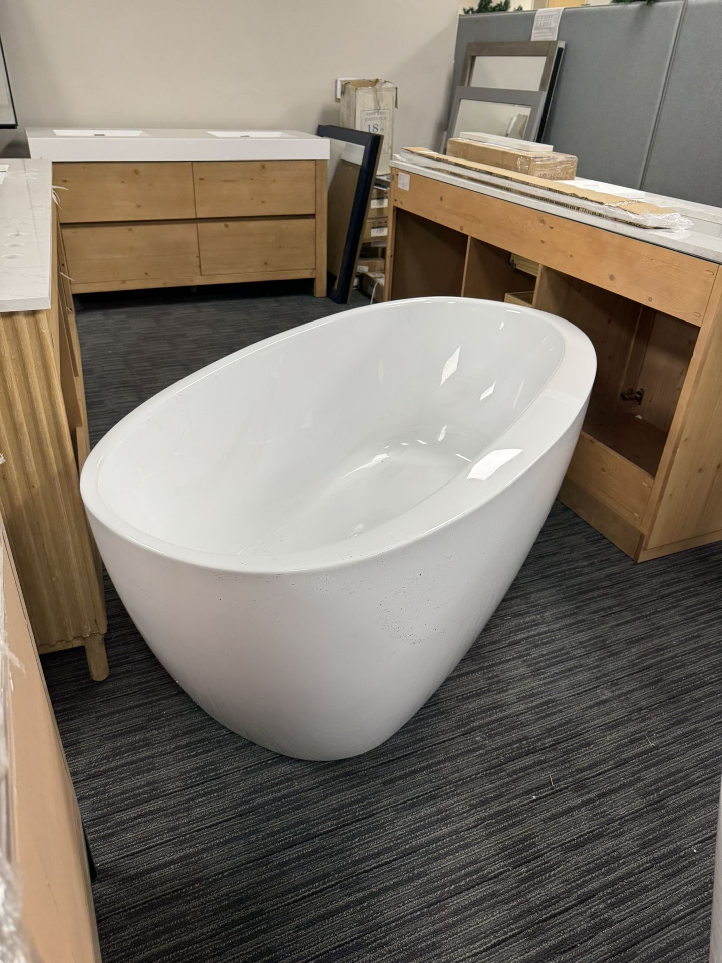 59” Bathtub Made Of Fiberglass And Acrylic