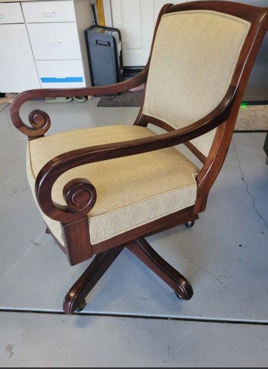 Solid Wood Swivel/Rolling Chairs