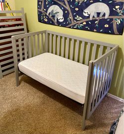 Gray Delta Children 4-in-1 convertible Toddler Bed/Baby Crib Daybed/toddler bed w/Sealy Mattress & Cover