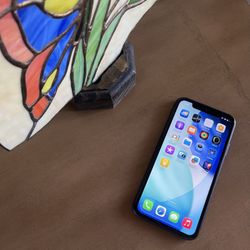 iPhone 11 ( Unlocked) 64gb Black Color