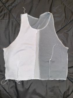 Medium WHITE/GREY Crop too