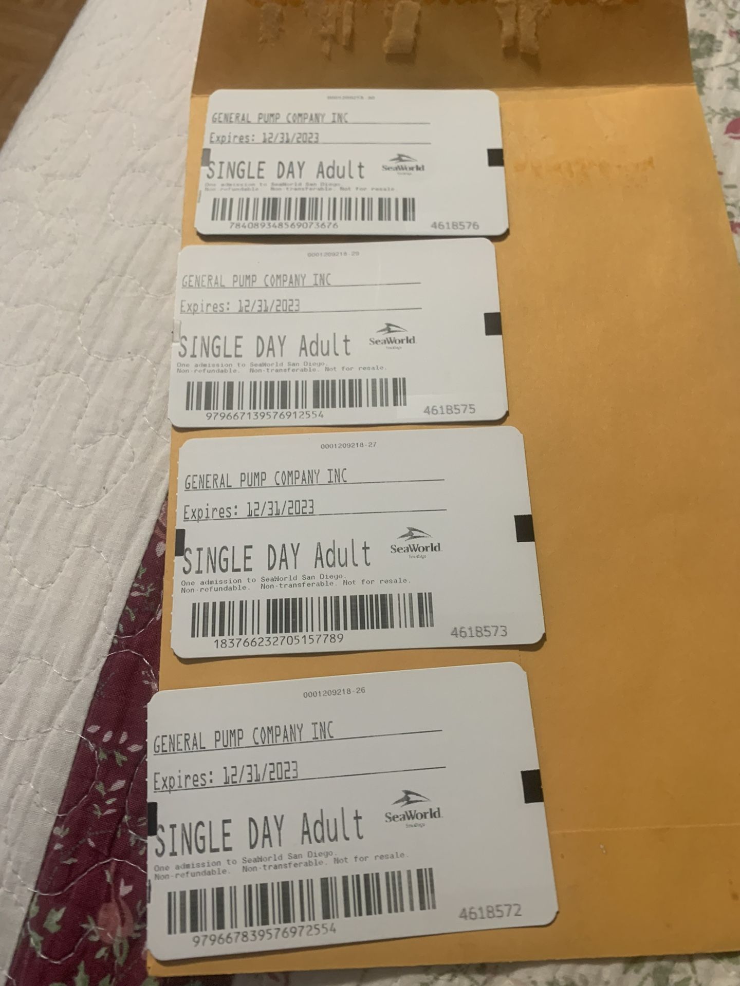 Four Sea world Tickets 50$