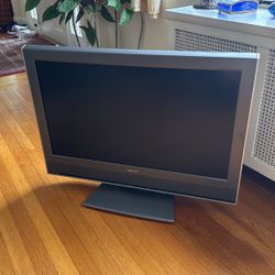 Toshiba 32” Flat Screen TV