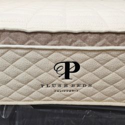 LIKE NEW! Plushbeds Luxury Bliss Hybrid Cal-King Mattress - Delivery Available