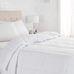 White Down Alternative Comforter and Duvet Insert with Corner Tabs (Full/Queen, Light) 