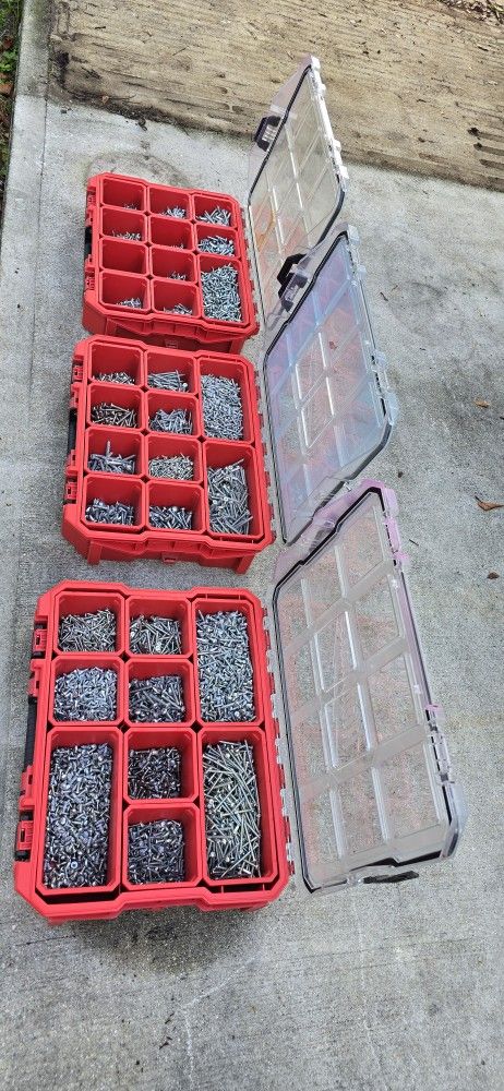 Milwaukee
PACKOUT 11-Compartment Impact Resistant Portable Small Parts Organizer