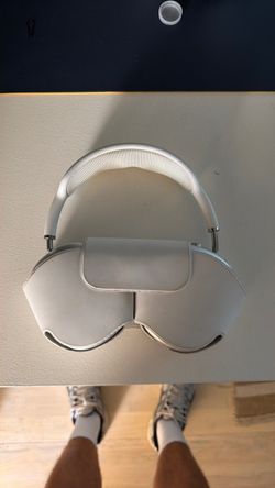 AirPods Max 1st gen