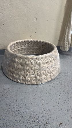 Christmas tree base