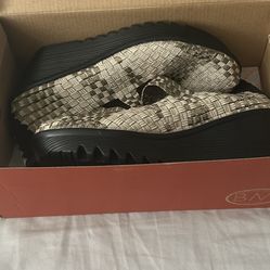 Bernie Mev women’s slip on shoe