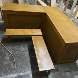 Nook With Foot Rest