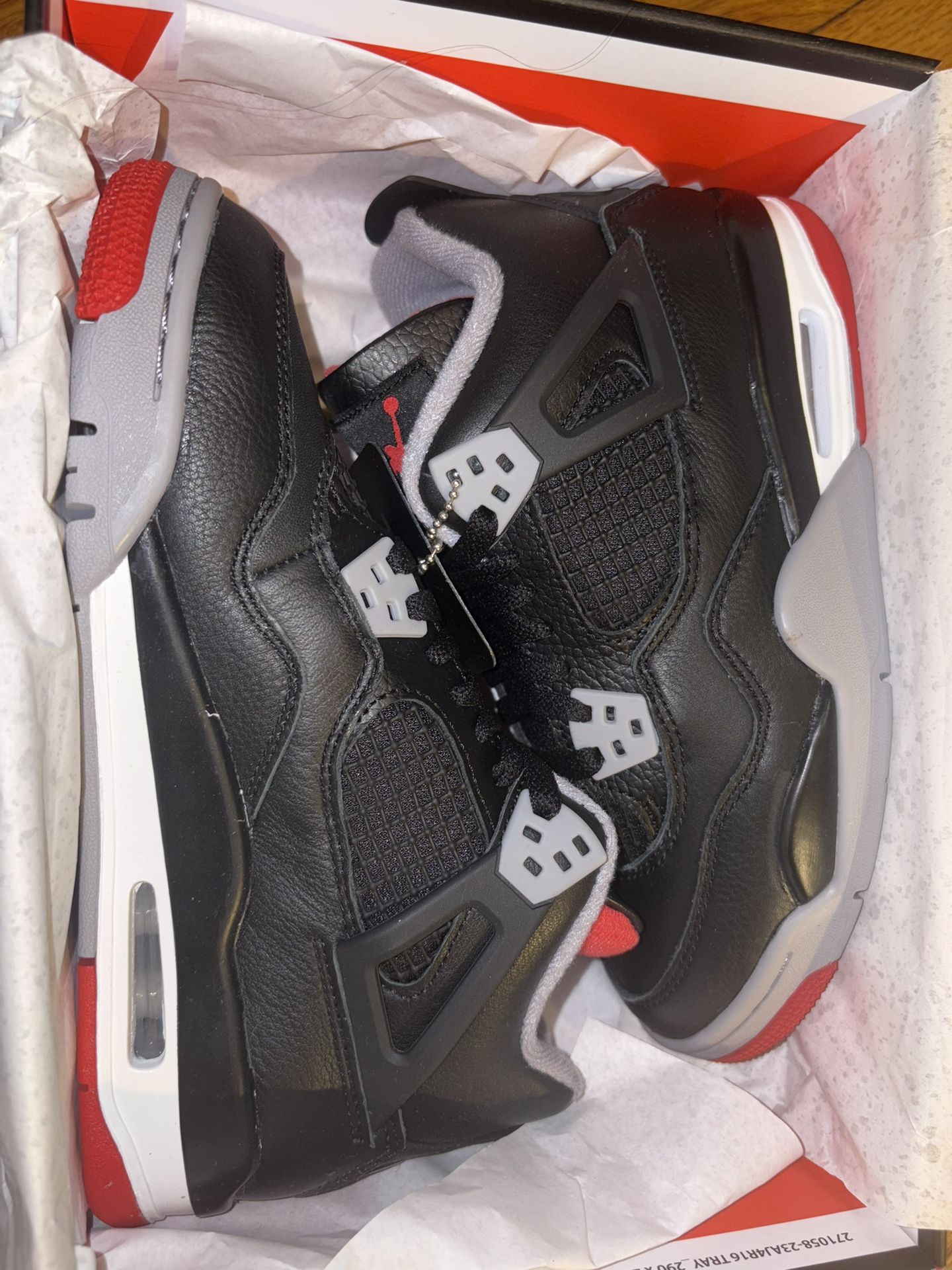 Jordan 4 ,,,, Size 5 Gradeschool Brand new Never worn