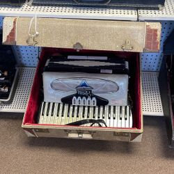 Iorio Candido Accordion With Case