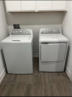 Whirlpool washer and electric dryer