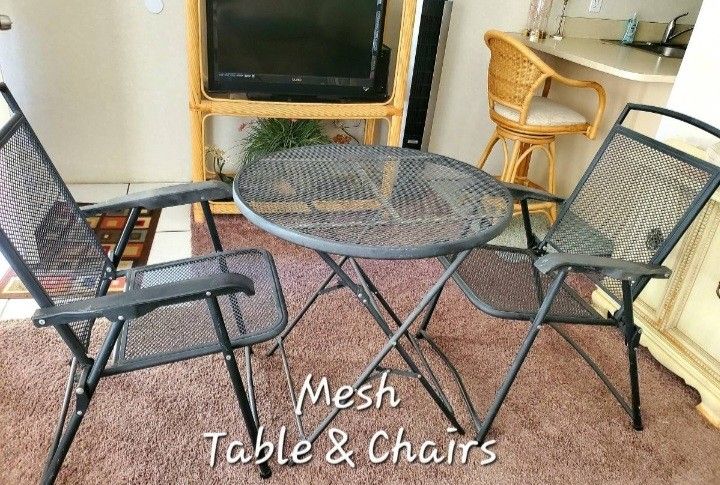Bistro Mesh Wire Table And Chairs