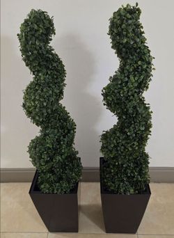 *** CLEARANCE *** PAIR of 3ft Faux Boxwood Spirals in 16in Black Planters (2 for $90) @ Lasting Creations