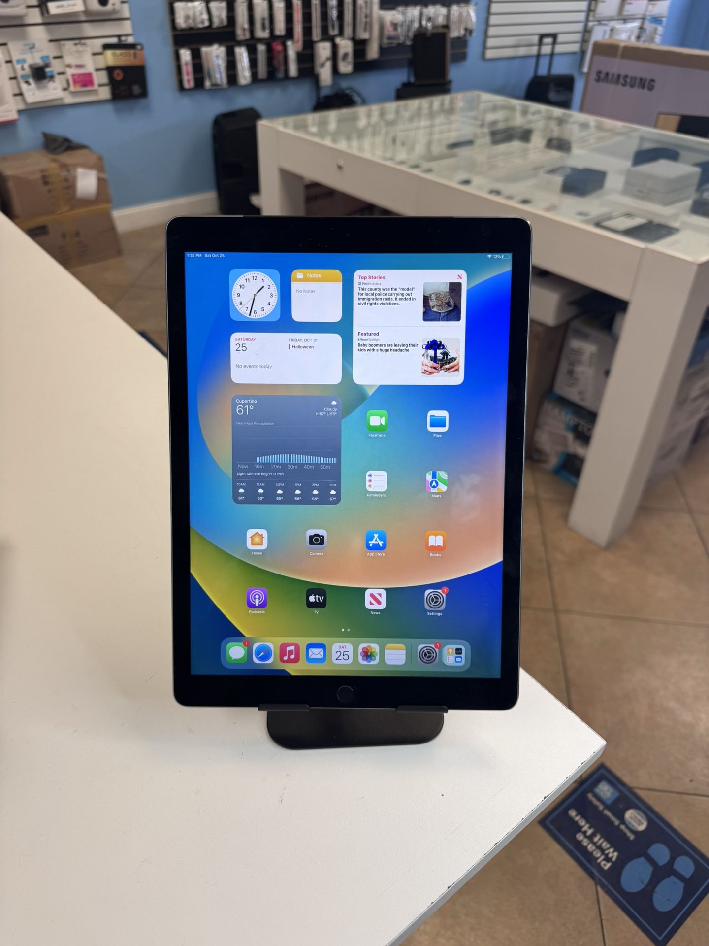 iPad Pro 12.9inch 128GB WiFi & cellular Unlocked