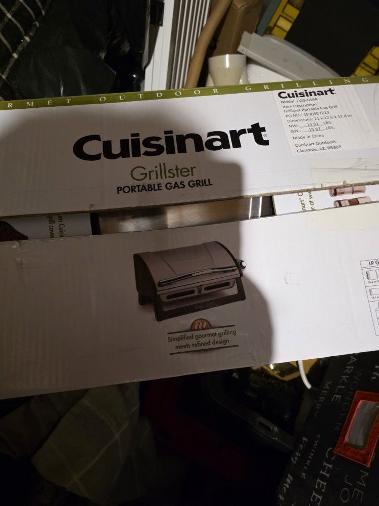 Portable Custinart grill (uses propane