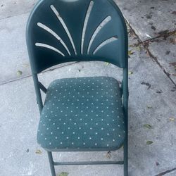 Set of 5 Green Folding Chairs – Cushioned 