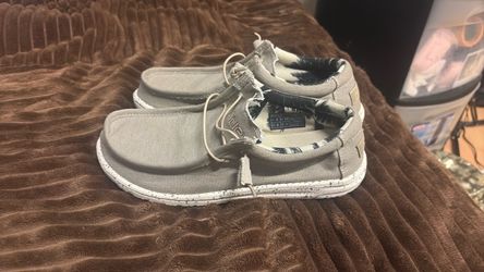 Brand new hey dudes SIZE 9