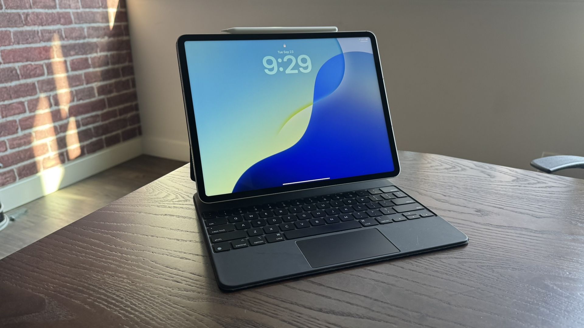 Apple iPad Pro 11" 4th Gen M2 1TB WiFi + Cellular (Unlocked) BUNDLE w/ Magic Keyboard & Pencil 2